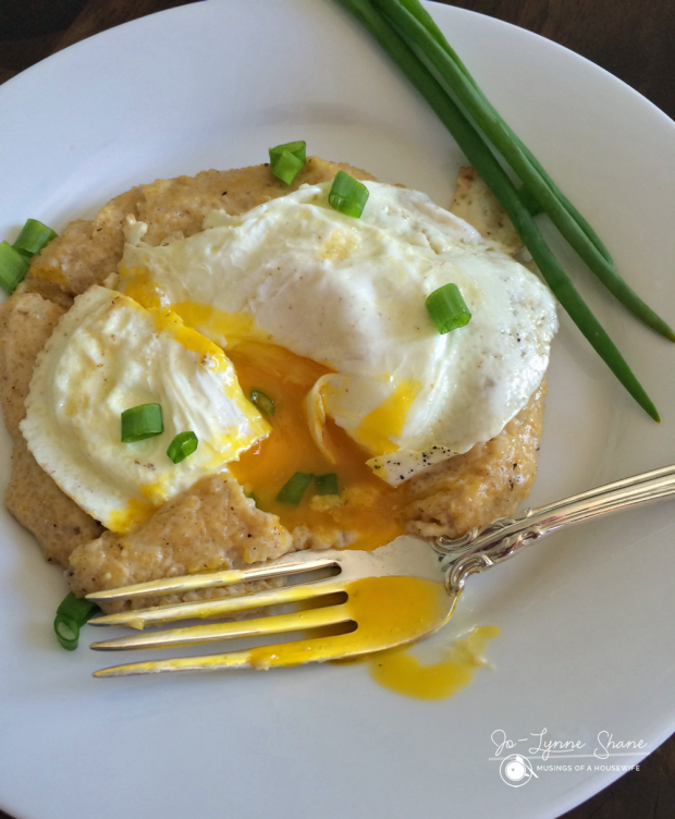 Fried Egg Over Bacon Cheddar Grits