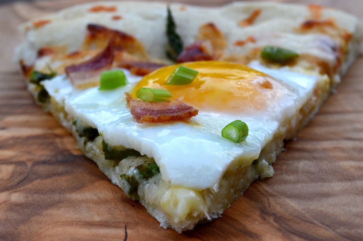 Breakfast Pizza Recipe Asparagus, Bacon, Egg & Cheese