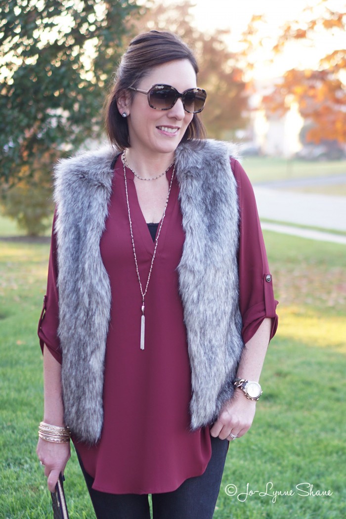 How to wear a faux fur vest with jeans How to wear a faux fur vest with jeans