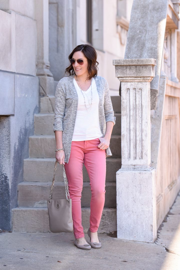 Pink Jeans Outfit With Grey Cardigan Pink Jeans Outfit With Grey Cardigan